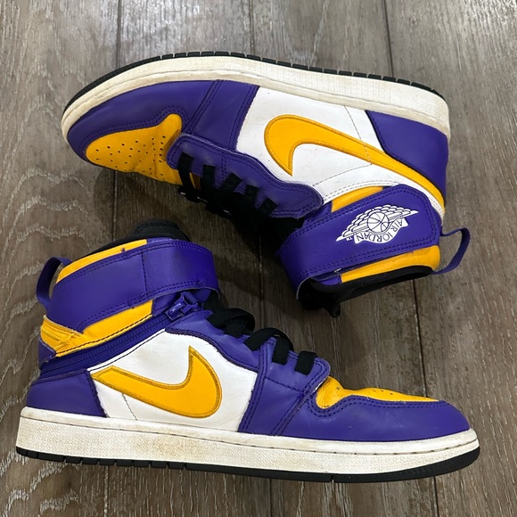 Jordon 1 High Fly Ease Shoes - Picture 9 of 16